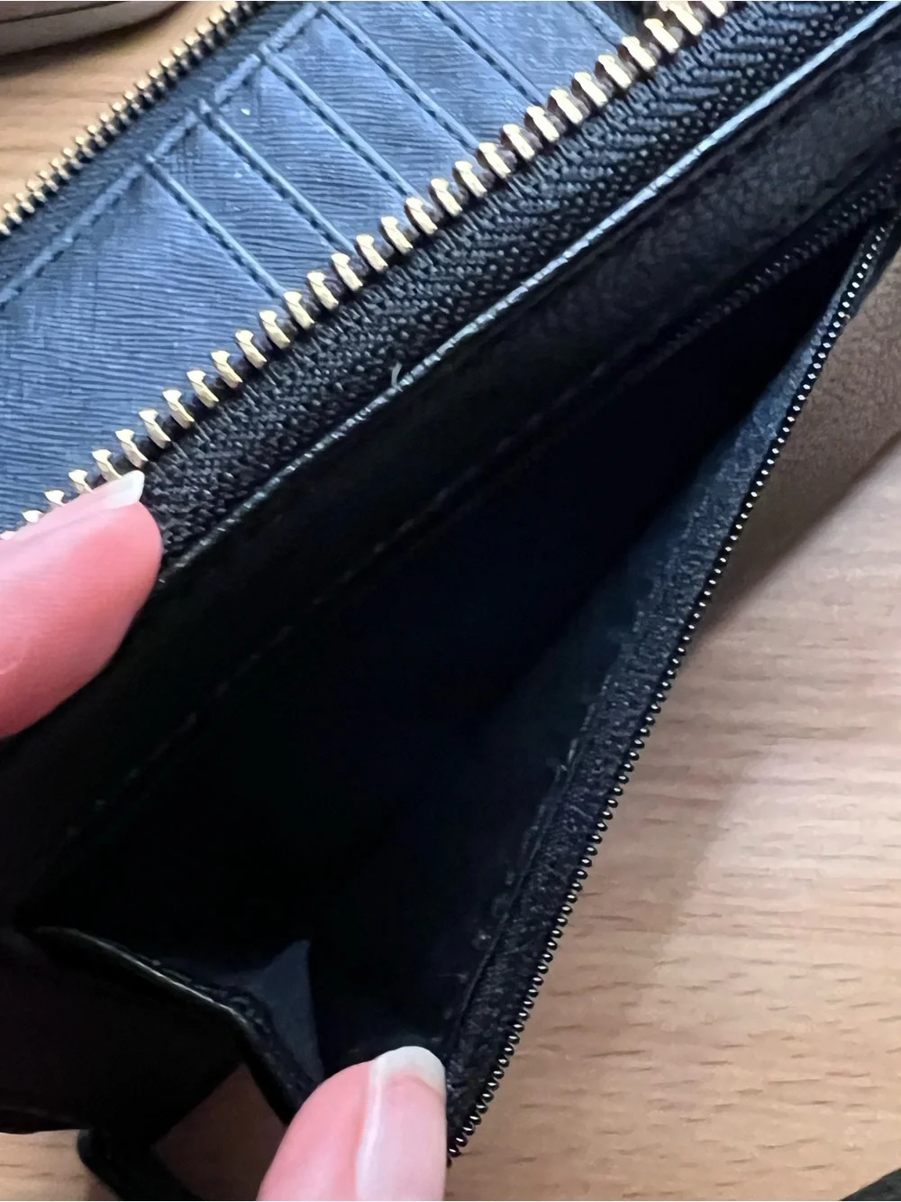 Fossil Black Pebbled Leather Zip Around Wristlet Wallet Gold Hardware